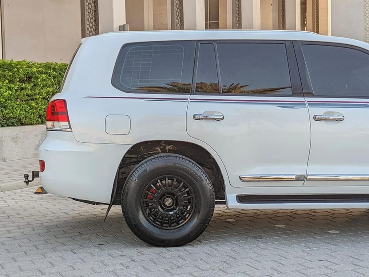 TOYOTA LAND CRUISER 2008 FACELIFTED 2021 VXR GCC IN EXCELLENT CONDITION-15-15