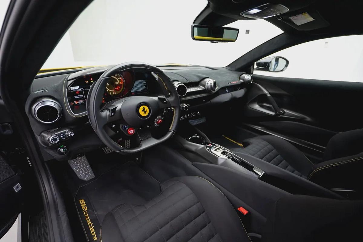 2023 FERRARI 812 COMPETZIONE.-13-13