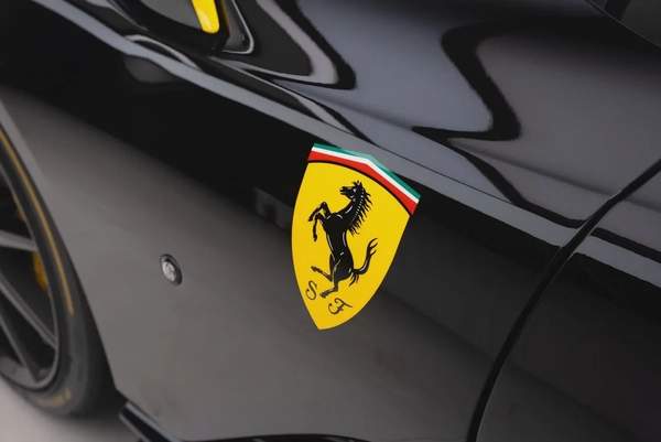 2023 FERRARI 812 COMPETZIONE.