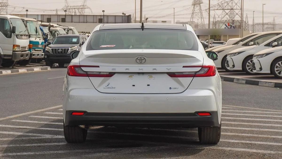 TOYOTA CAMRY LUMIER 2.5L HYBRID FULL OPTION MODEL 2025-5-5