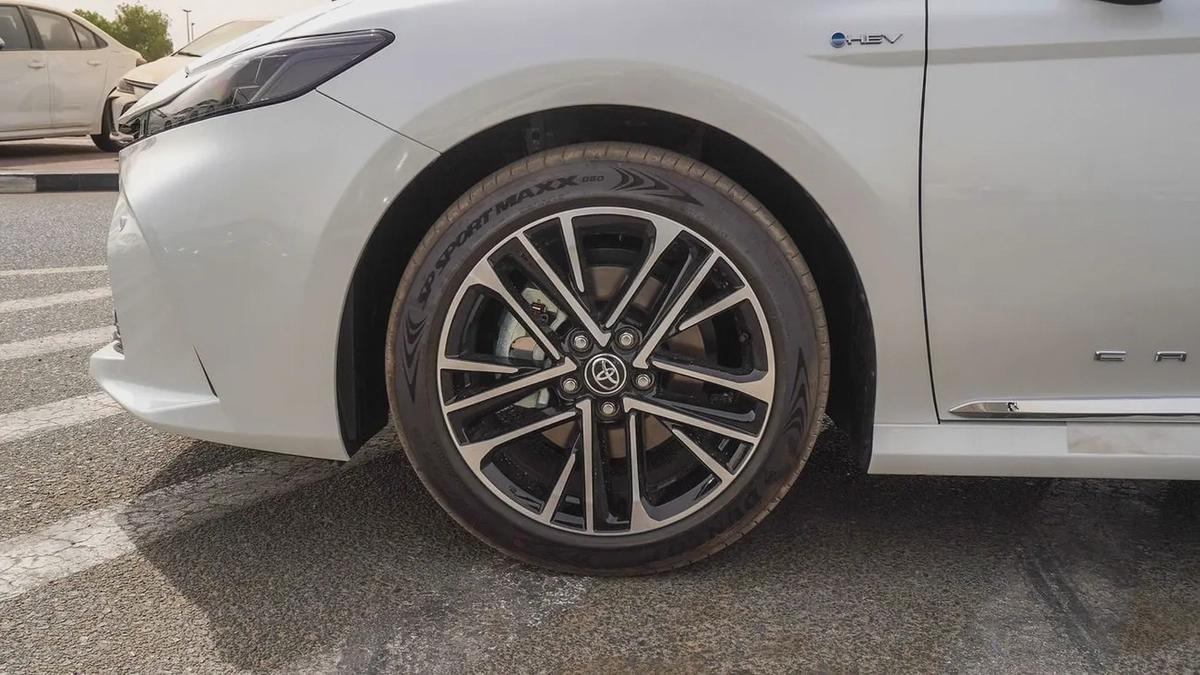 TOYOTA CAMRY LUMIER 2.5L HYBRID FULL OPTION MODEL 2025-6-6
