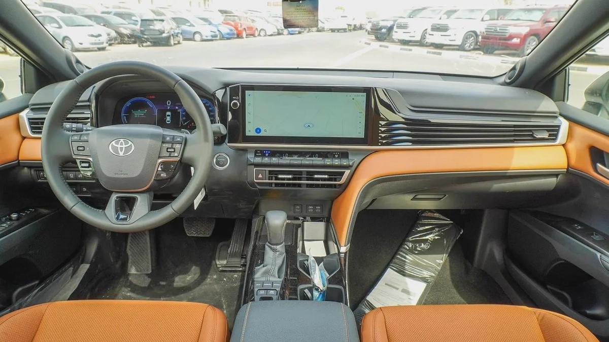 TOYOTA CAMRY LUMIER 2.5L HYBRID FULL OPTION MODEL 2025-7-7