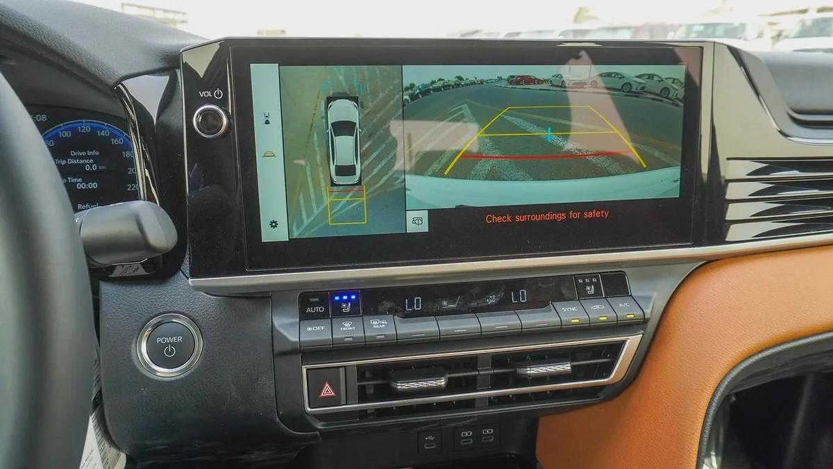 TOYOTA CAMRY LUMIER 2.5L HYBRID FULL OPTION MODEL 2025-8-8