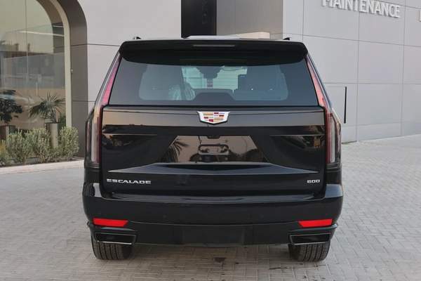 CADILLAC ESCALADE 600 SPORT PLATINUM-0KM-2024-GCC SPECS-UNDER WARRANTY SERVICE-BRAND NEW