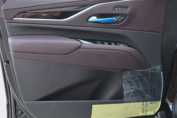 CADILLAC ESCALADE 600 SPORT PLATINUM-0KM-2024-GCC SPECS-UNDER WARRANTY SERVICE-BRAND NEW