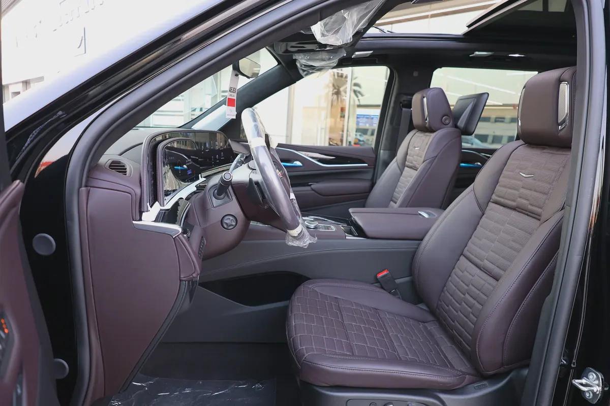 CADILLAC ESCALADE 600 SPORT PLATINUM-0KM-2024-GCC SPECS-UNDER WARRANTY SERVICE-BRAND NEW-11-11