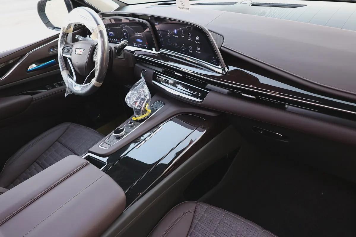 CADILLAC ESCALADE 600 SPORT PLATINUM-0KM-2024-GCC SPECS-UNDER WARRANTY SERVICE-BRAND NEW-15-15