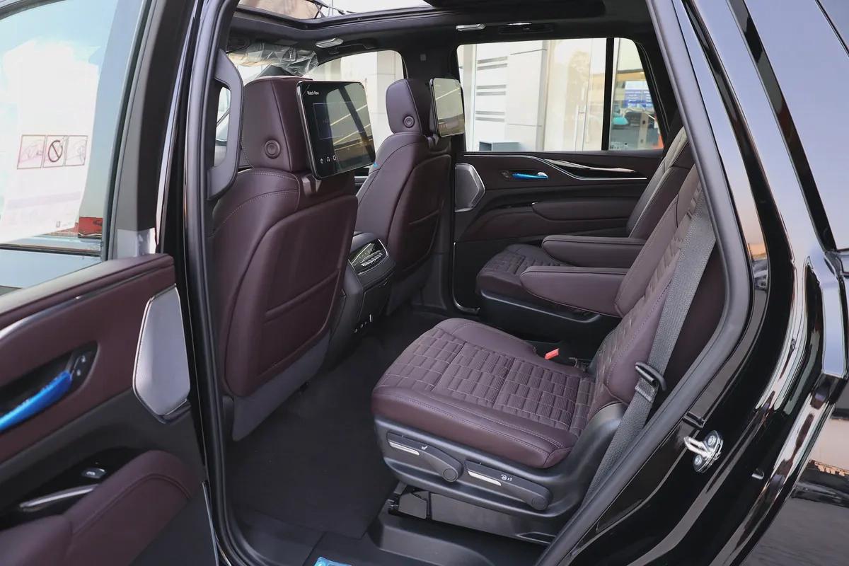 CADILLAC ESCALADE 600 SPORT PLATINUM-0KM-2024-GCC SPECS-UNDER WARRANTY SERVICE-BRAND NEW-17-17