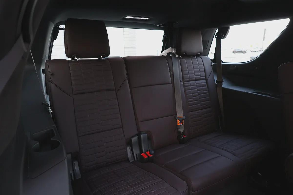 CADILLAC ESCALADE 600 SPORT PLATINUM-0KM-2024-GCC SPECS-UNDER WARRANTY SERVICE-BRAND NEW-19-19