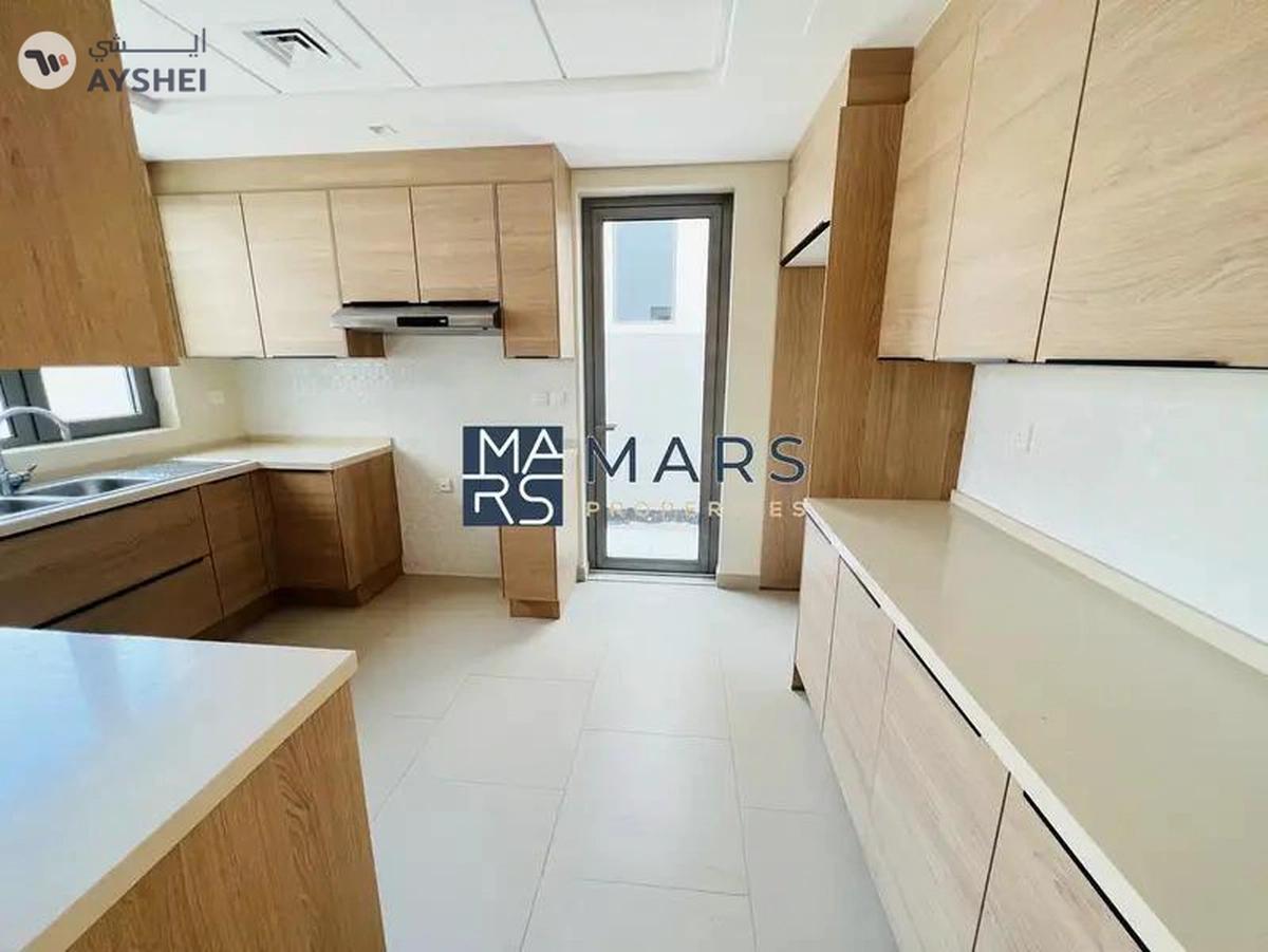 Brand New Corner Unit | New Phase Ready To Move-12-12