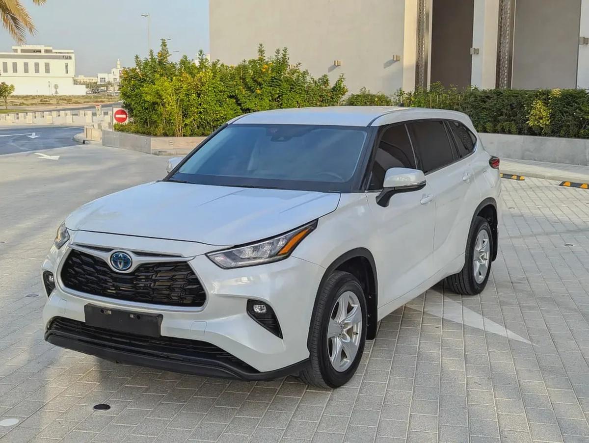 Toyota Highlander GXR Hybrid 2022 - GCC Specs - Excellent Condition-1-1