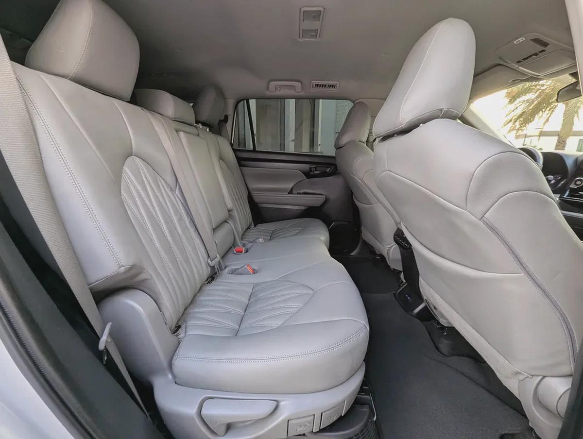 Toyota Highlander GXR Hybrid 2022 - GCC Specs - Excellent Condition-5-5