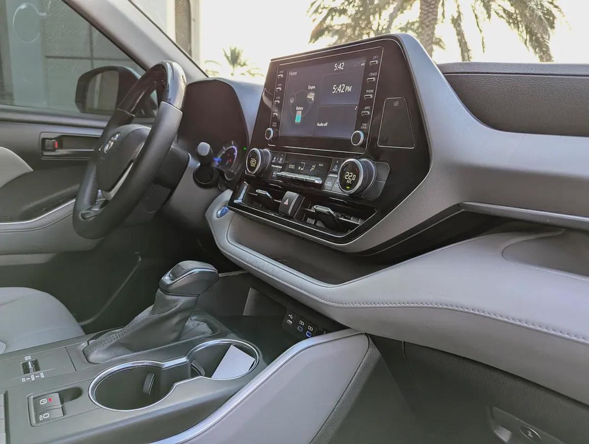 Toyota Highlander GXR Hybrid 2022 - GCC Specs - Excellent Condition-8-8