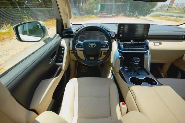 AED 3,572/month | Land cruiser GXR | GCC Specs | REF #T52251