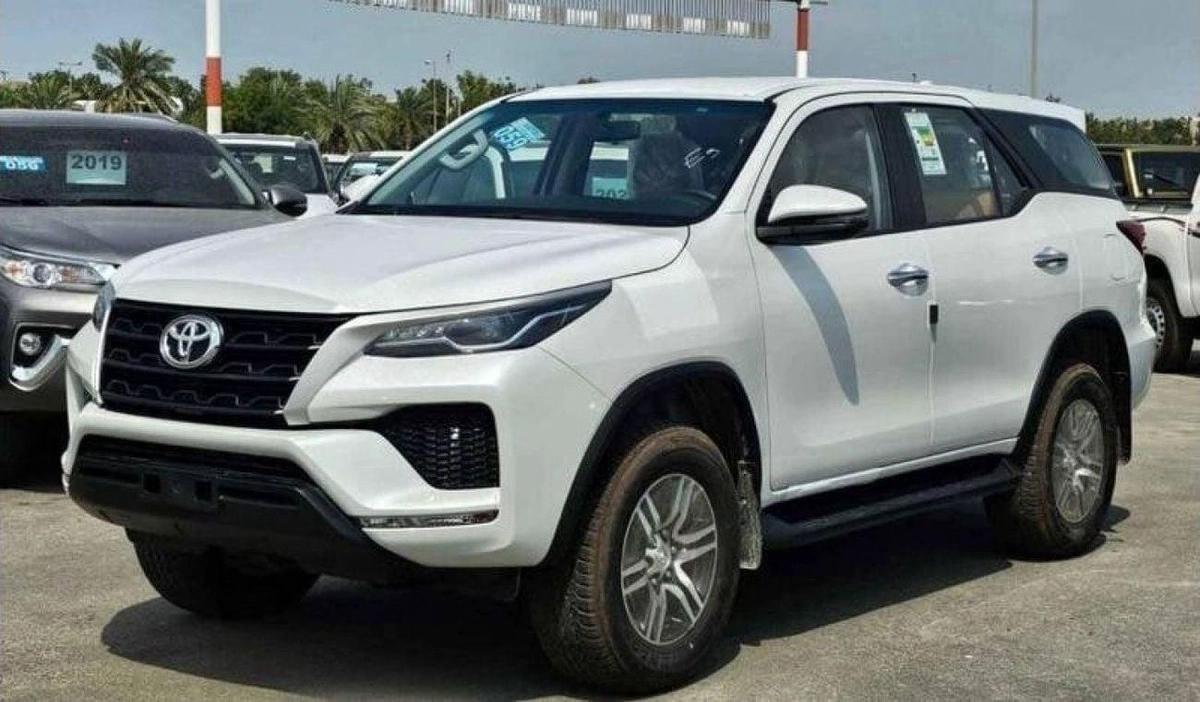 Toyota Fortuner 2.7L petrol 2024-2-2