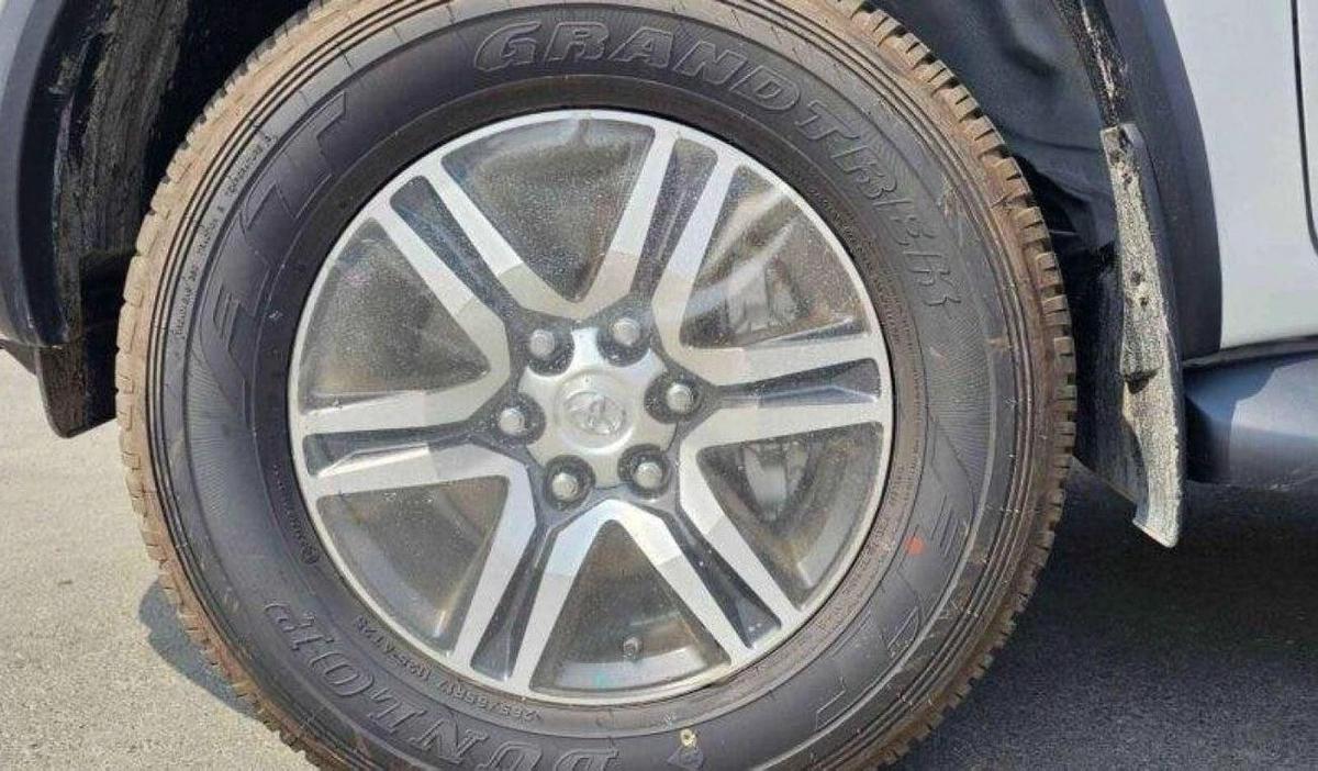 Toyota Fortuner 2.7L petrol 2024-11-11