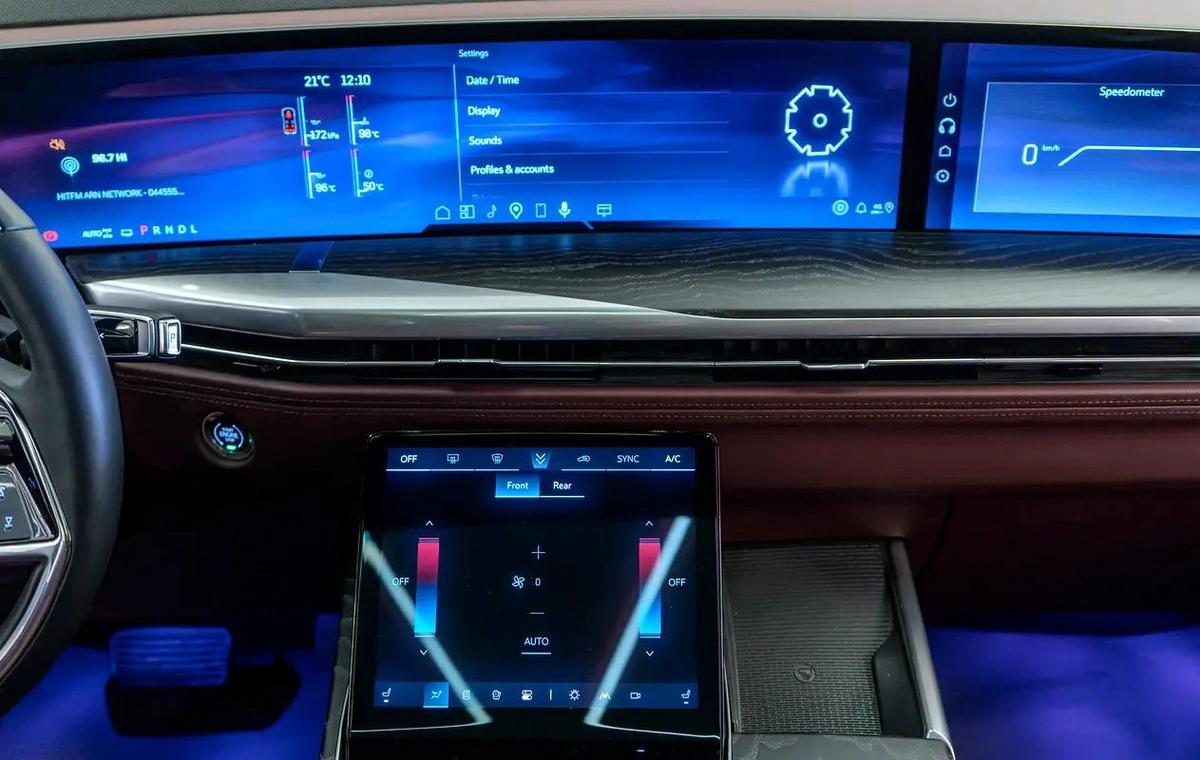 2025 Cadillac Escalade Sport Platinum, With Warranty & Service Contract, GCC Specs-4-4