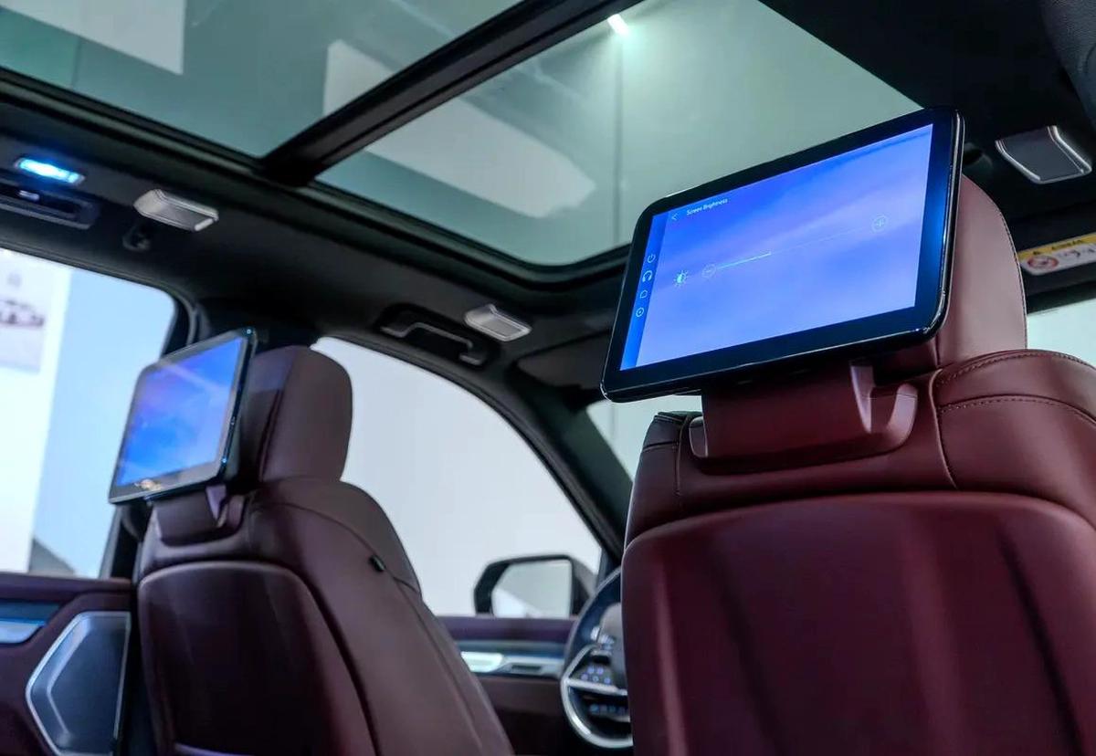 2025 Cadillac Escalade Sport Platinum, With Warranty & Service Contract, GCC Specs-8-8