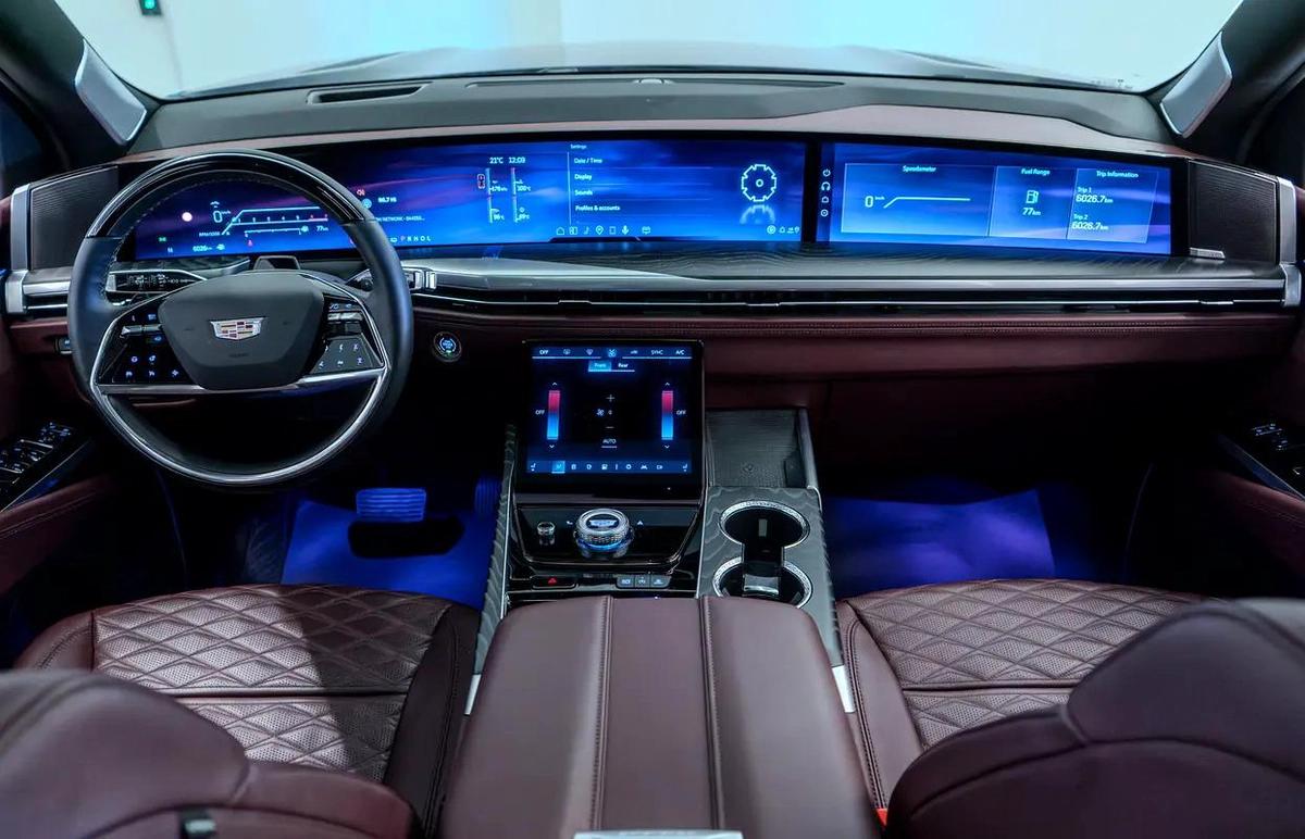 2025 Cadillac Escalade Sport Platinum, With Warranty & Service Contract, GCC Specs-15-15