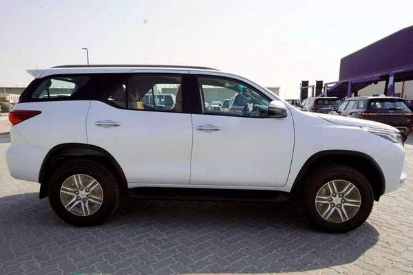 Toyota Fortuner GXR 4.0L (278 HP)