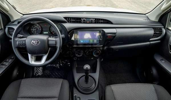 Toyota Hilux 2.4L MT P.WINDO DIESEL 2024