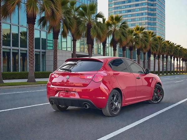 AED 478 P.M | Alfa Romeo Giulietta Veloce 2019 - GCC Specs