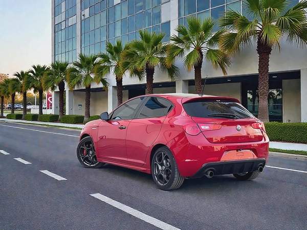 AED 478 P.M | Alfa Romeo Giulietta Veloce 2019 - GCC Specs