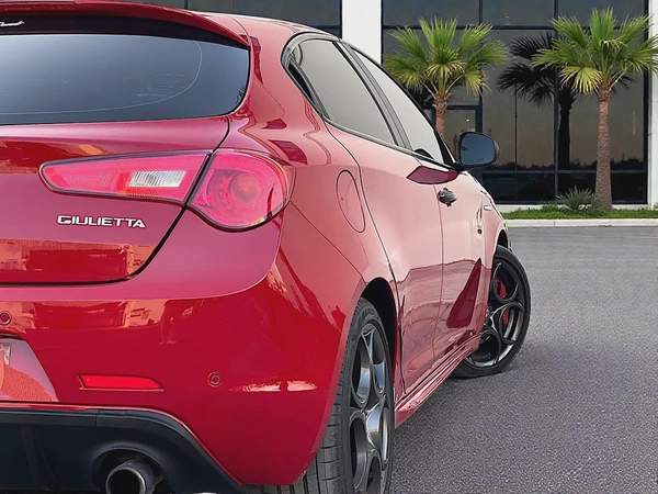 AED 478 P.M | Alfa Romeo Giulietta Veloce 2019 - GCC Specs