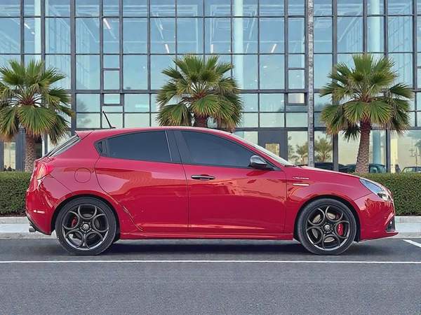 AED 478 P.M | Alfa Romeo Giulietta Veloce 2019 - GCC Specs