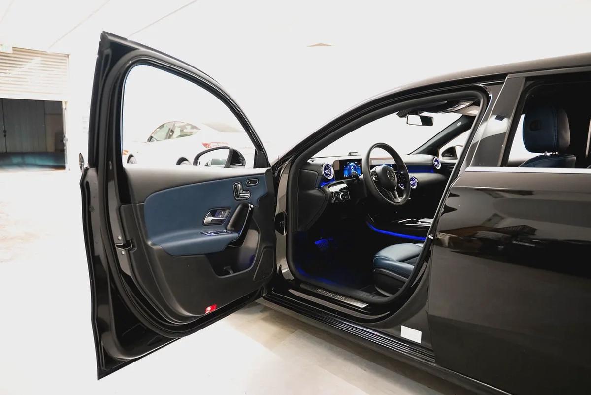 AED 1237 PM | MERCEDES BENZ A220 2020 | WELL MAINTAINED | PRISTINE CONDITION | 1 YEAR WARRANTY-5-5