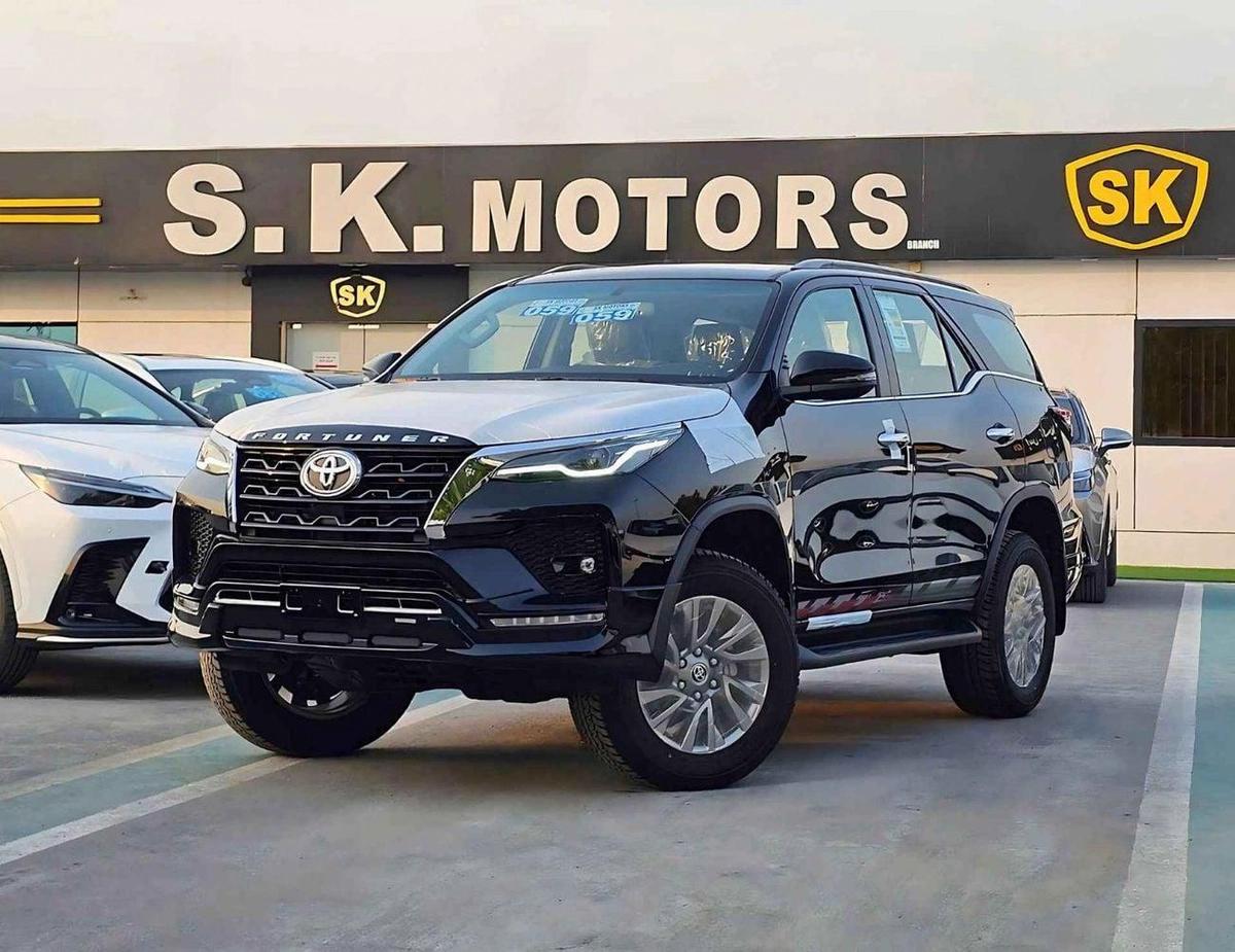 Toyota Fortuner SR5 ADVENTURE / 4.0L V6 PETROL / FRONT PWR SEATS / PUSH START / DIFF LOCK AUTO A/C (CODE # F6HA)-0-0