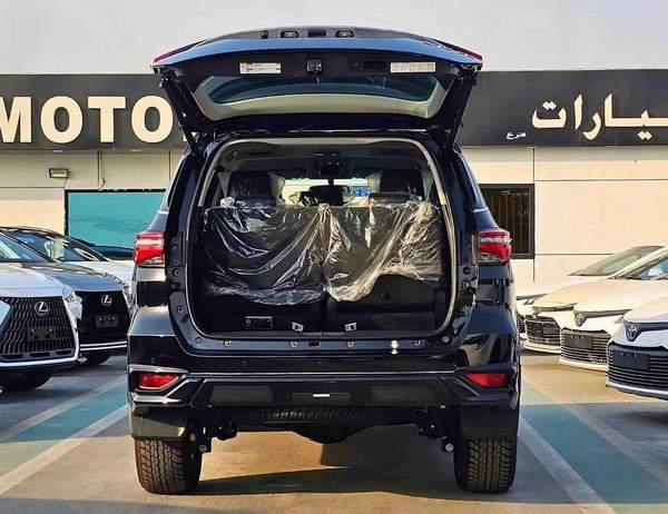 Toyota Fortuner SR5 ADVENTURE / 4.0L V6 PETROL / FRONT PWR SEATS / PUSH START / DIFF LOCK AUTO A/C (CODE # F6HA)