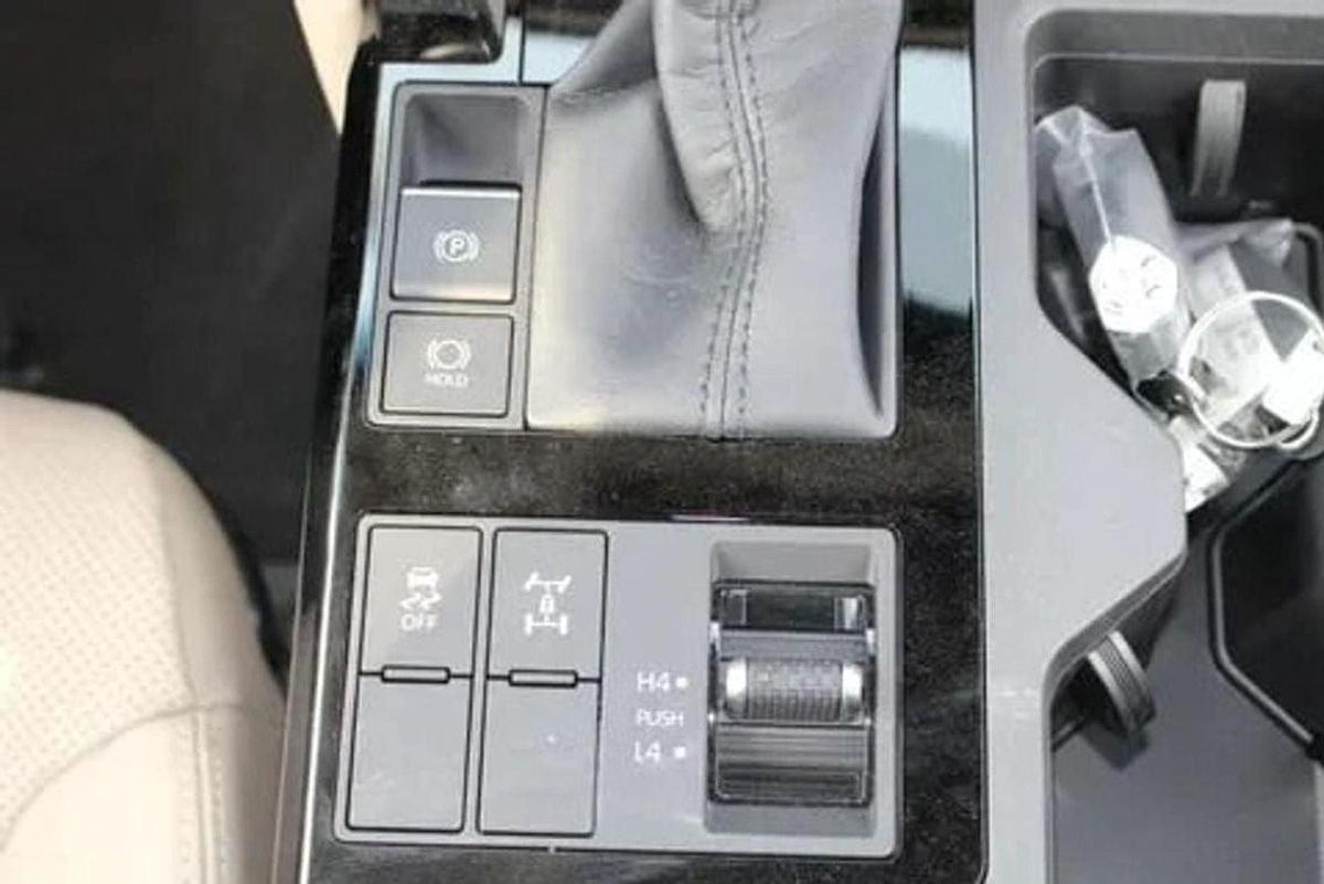 Toyota Prado Prado luxury 2.8L Diesel MY2024 EXPORT ONLY-7-7