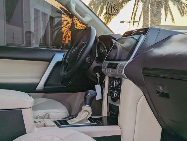 TOYOTA PRADO 2012 FACELIFTED 2023 WITH INTERIOR AND EXTERIOR GCC V4 2.7L IN EXCELLENT CONDITION