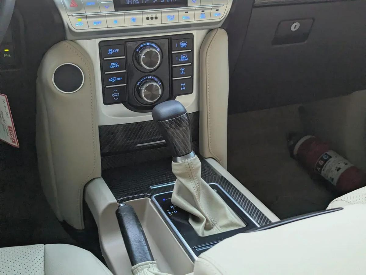 TOYOTA PRADO 2012 FACELIFTED 2023 WITH INTERIOR AND EXTERIOR GCC V4 2.7L IN EXCELLENT CONDITION-10-10