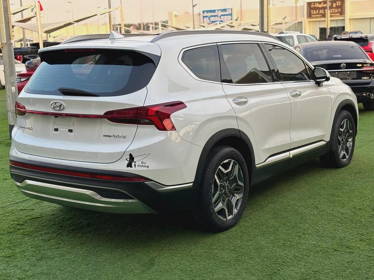 HYUNDAI SANTA FE —1600CGCC—FREE ACCIDENT—ORIGINAL PAINT—LOW MILAGE— FULL OPTIONS—EXCELLENT CONDITION-4-4