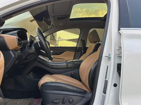 HYUNDAI SANTA FE —1600CGCC—FREE ACCIDENT—ORIGINAL PAINT—LOW MILAGE— FULL OPTIONS—EXCELLENT CONDITION