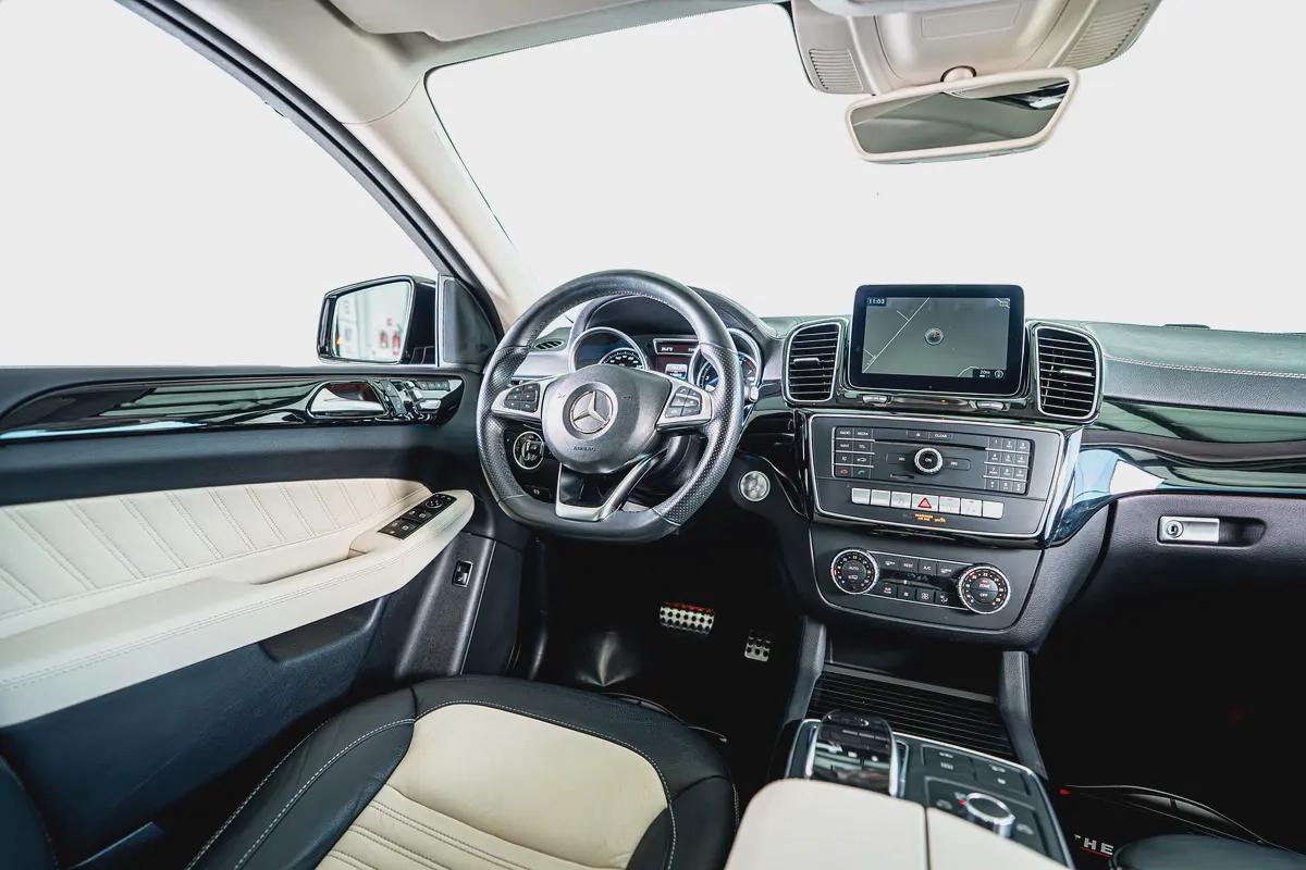 Mercedes Benz GLE43 AMG Coupe-2 Tone Exclusive Interior Leather-22 Inch Black AMG Rims-10-10