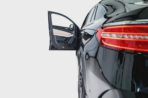 Mercedes Benz GLE43 AMG Coupe-2 Tone Exclusive Interior Leather-22 Inch Black AMG Rims