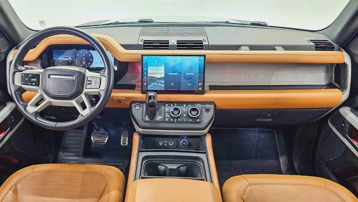 LAND ROVER - DEFENDER - 110 HSE - V 6 P400 - GCC SPECS - UNDER WARRANTY - 2023 MODEL - 68000KM-1-1