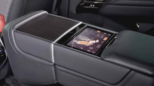 Range Rover SV-GCC-Warranty Service from Al Tayer Until 2029-1 Owner-Bespoke Order