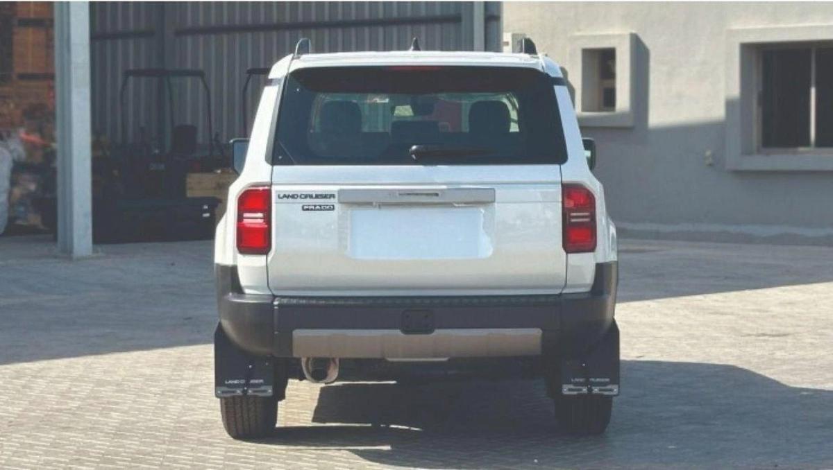 Toyota Prado 2.7L Petrol Limited 6A/T 2025-4-4