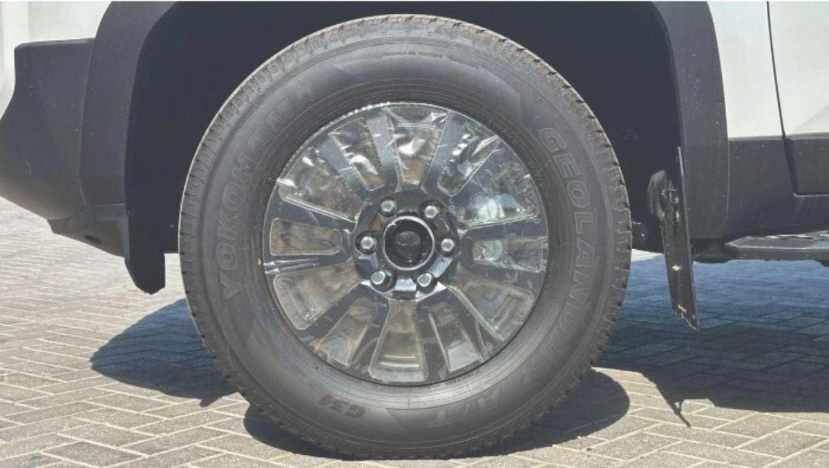 Toyota Prado 2.7L Petrol Limited 6A/T 2025-6-6