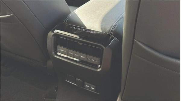Toyota Prado 2.7L Petrol Limited 6A/T 2025