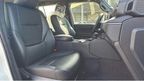 Toyota Prado 2.7L Petrol Limited 6A/T 2025