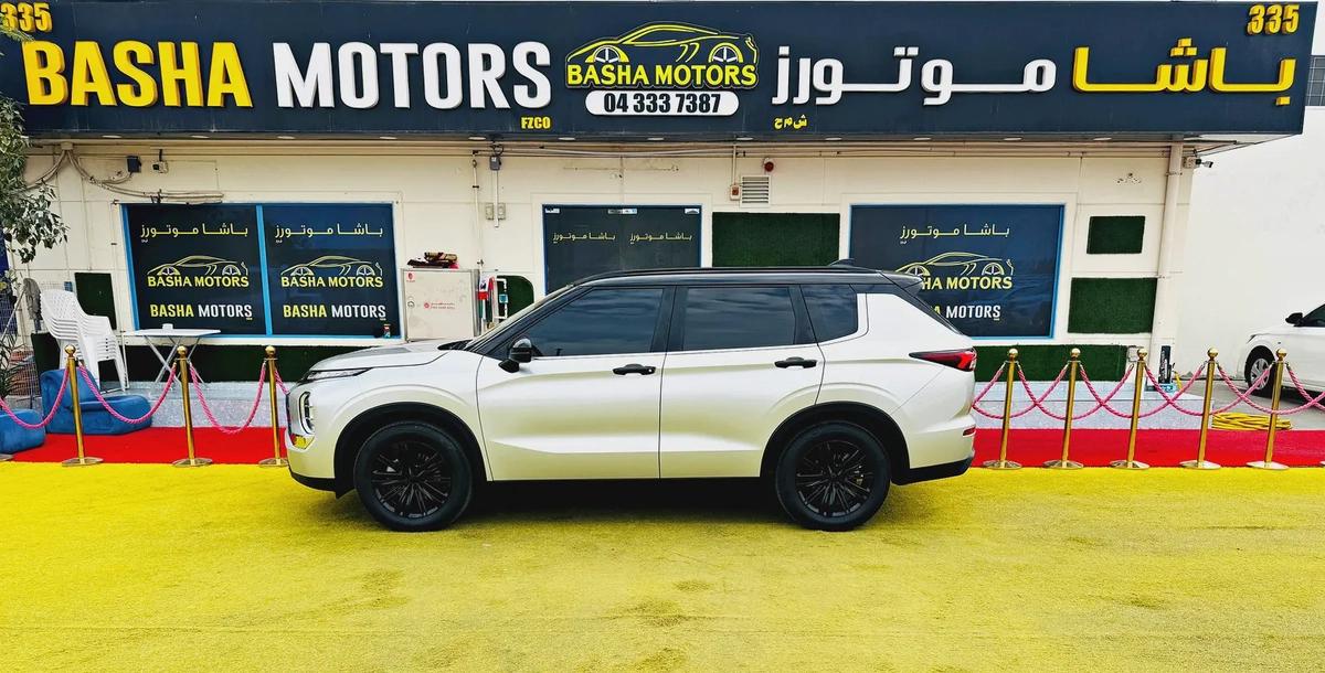 2023 Mitsubishi Outlander - GCC Specs - Like New-3-3