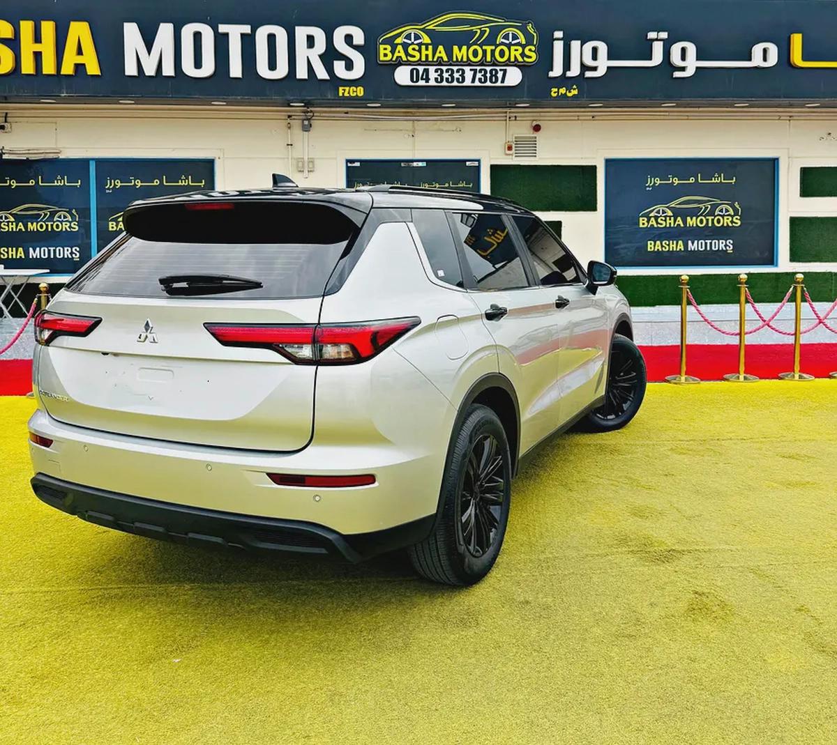 2023 Mitsubishi Outlander - GCC Specs - Like New-4-4