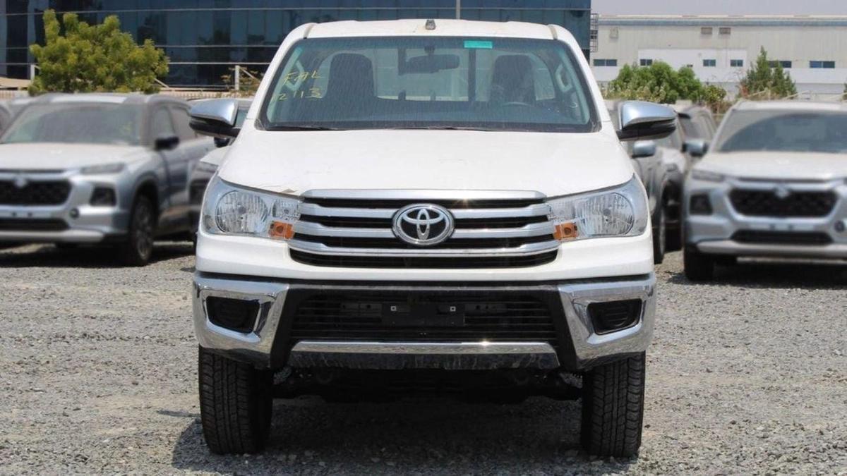 Toyota Hilux TOYOTA HILUX 2.7L MT BASIC GCC-1-1