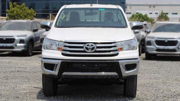 Toyota Hilux TOYOTA HILUX 2.7L MT BASIC GCC
