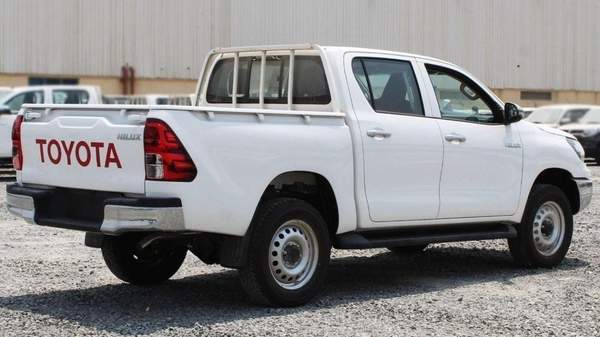 Toyota Hilux TOYOTA HILUX 2.7L MT BASIC GCC